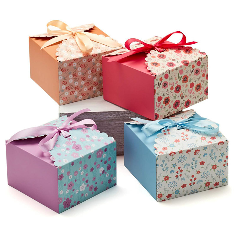 Gift Boxes with Lids & Ribbons